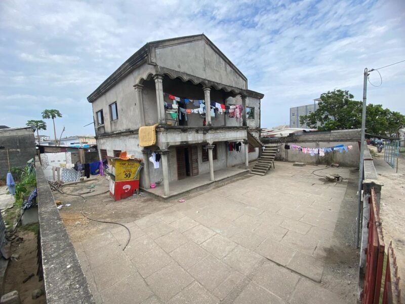Grande maison R+1 avec deux appartements indépendants