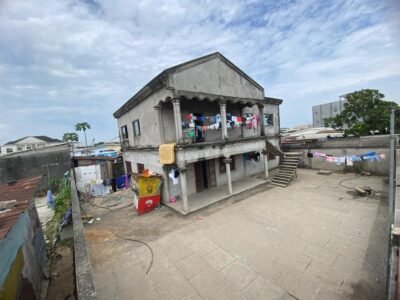 Grande maison R+1 avec deux appartements indépendants