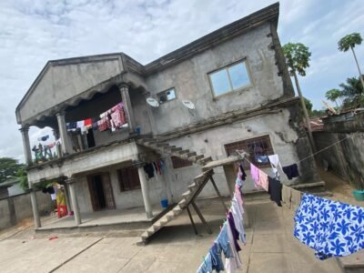 Grande maison R+1 avec deux appartements indépendants