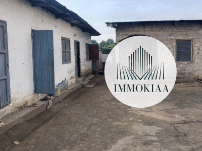 Parcelle avec maisons à vendre – Brazzaville / Makélékélé