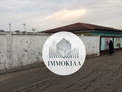 Parcelle avec maisons à vendre – Brazzaville / Makélékélé