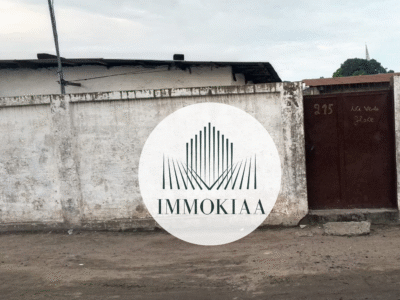 Parcelle avec maisons à vendre – Brazzaville / Makélékélé