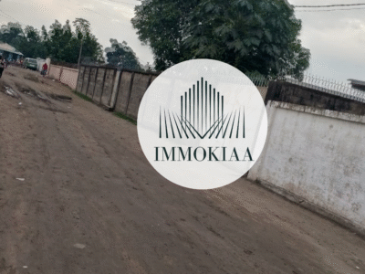 Parcelle avec maisons à vendre – Brazzaville / Makélékélé