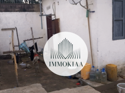 Parcelle avec maisons à vendre – Brazzaville / Makélékélé