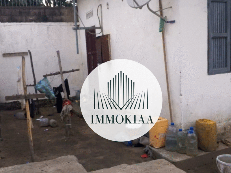 Parcelle avec maisons à vendre – Brazzaville / Makélékélé